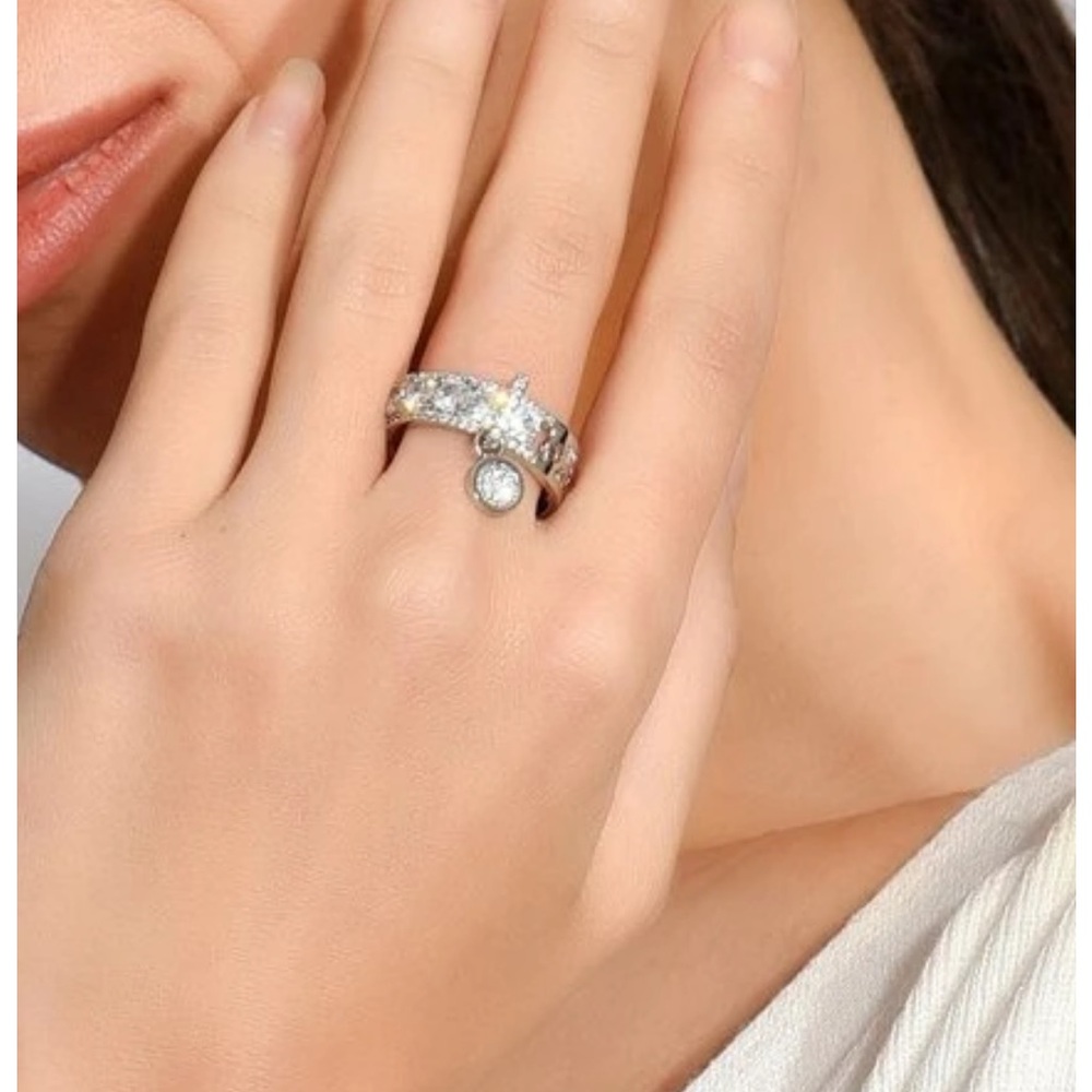 Silver dangle statement fashion ring size 7